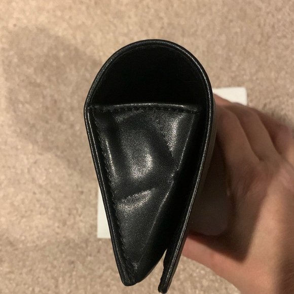 Chanel sunglasses magnetic case - Picture 5 of 9